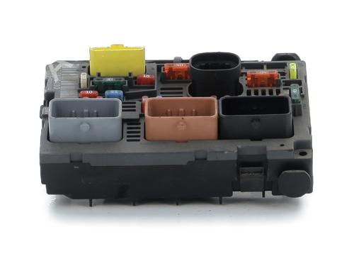 Used Fuse box Fuse box PEUGEOT 308 I (4A_, 4C_) 1.6 HDi (92 hp) 33745549 33745549