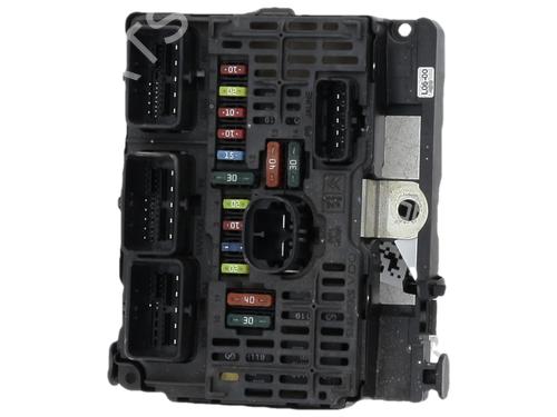 Fuse box CITROËN C5 II (RC_) 2.2 HDi (RC4HXE) | BP39421951E1 - Image 2