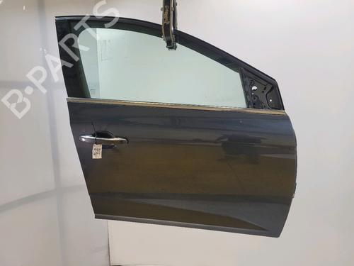 right-front-door-renault-megane-iv-hatchback-b9amn_-2015-34642879 main image