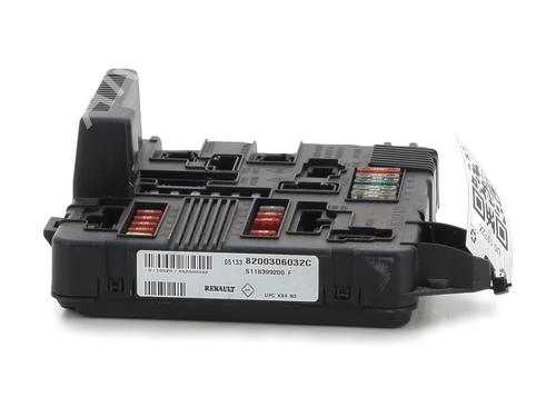 Caja reles / fusibles RENAULT GRAND SCÉNIC II (JM0/1_) [2004-2009]  27913652