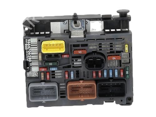 Fuse box PEUGEOT 308 SW I (4E_, 4H_) 1.6 HDi | BP30925048E1