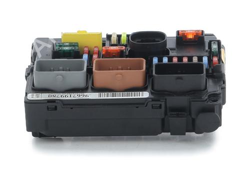 Used Fuse box PEUGEOT 207 SW (WK_) 1.6 HDi (92 hp) 31057221