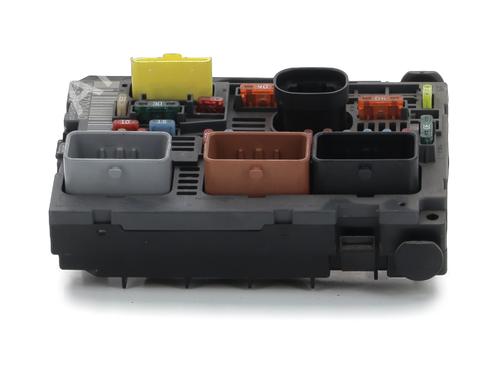 Used Fuse box PEUGEOT 308 I (4A_, 4C_) 2.0 HDi (140 hp) 28207904