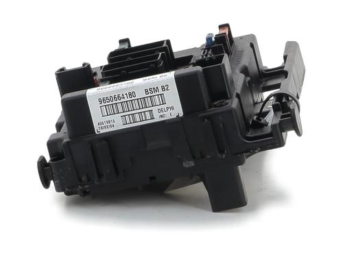 Used Fuse box PEUGEOT 307 (3A/C) 2.0 HDi 90 (90 hp) 28177172