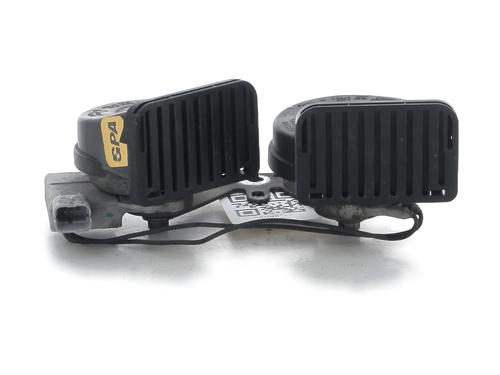 Used Horn RENAULT LAGUNA III (BT0/1) 2.0 16V (BT05, BT0F, BT0W) (140 hp) 32152655