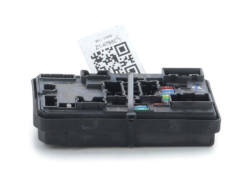 Caixa de fusíveis NISSAN JUKE (F16_) DIG-T 117 (117 hp) 32180344