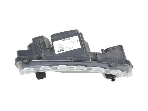 Højre positionslygte DS DS 3 (SA_) 1.2 THP 110 / PureTech 110 (SAHNPS, SAHNZ6, SAHNZT) (110 hp) 31079911