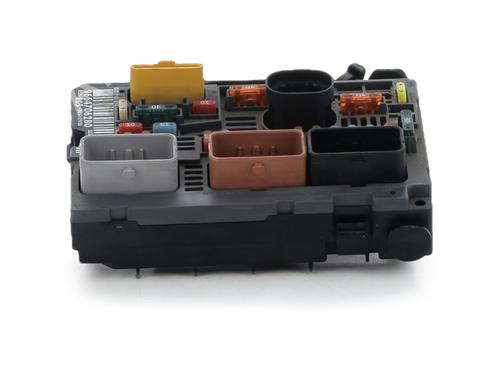 Used Fuse box Fuse box 37752130 37752130