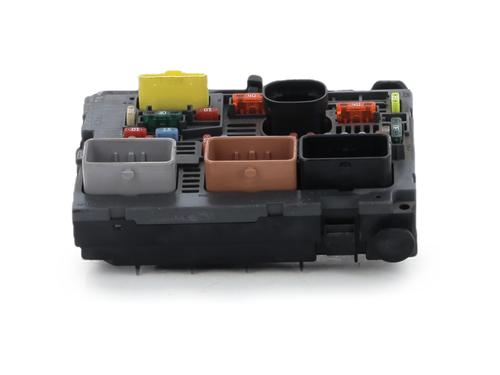 Used Fuse box Fuse box 39259081 39259081