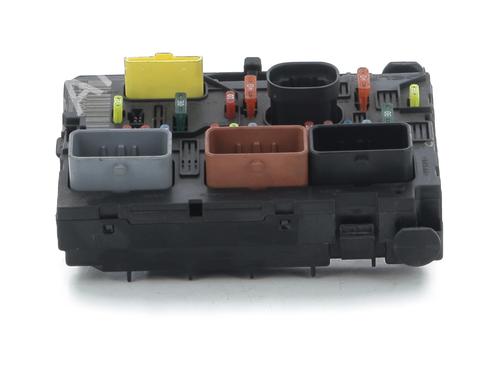 Used Fuse box PEUGEOT 307 CC (3B) 2.0 HDi 135 (136 hp) 31079644