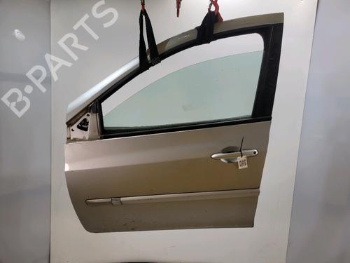 Used Left front door RENAULT CLIO III (BR0/1, CR0/1) 1.5 dCi (75 hp) 29296617