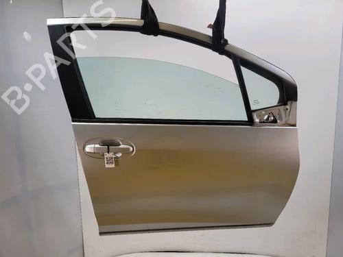 Porta frente direita TOYOTA YARIS (_P13_) 1.4 D (NLP130_, NLP130) (90 hp) 31142428
