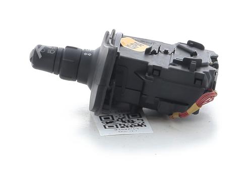 switch-renault-clio-iii-br01-cr01-2005-2006-2007-2008-2009-2010-2011-2012-2013-2014-31876247 main image