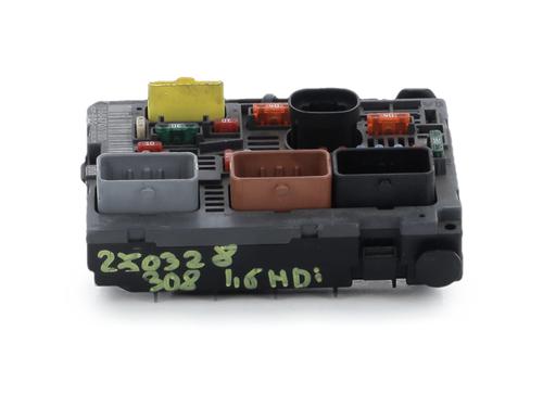 Used Fuse box Fuse box PEUGEOT 308 I (4A_, 4C_) 1.6 HDi (109 hp) 36006746 36006746