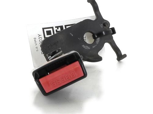 Used Seat buckle RENAULT MEGANE III Coupe (DZ0/1_) 1.6 dCi (DZ00, DZ12, DZ2A, DZ13) (130 hp) 28122337