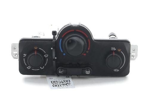 Used Climate control RENAULT CLIO III (BR0/1, CR0/1) 1.5 dCi (BR17, CR17) (86 hp) 30828038