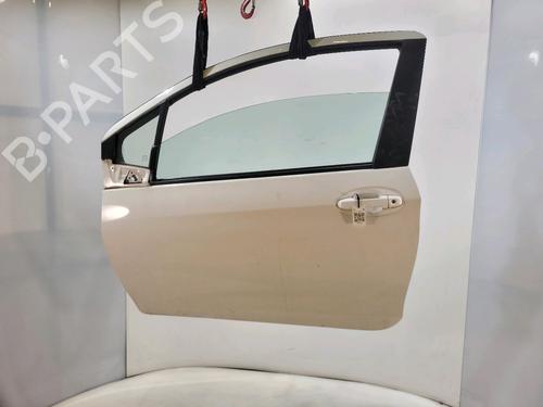 Used Left front door TOYOTA YARIS (_P13_) 1.0 (KSP130_, KSP130) (69 hp) 30584400