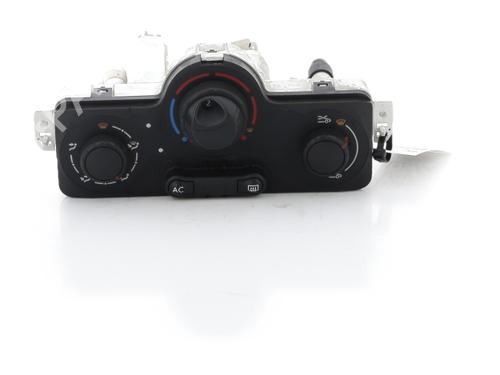Used Climate control Climate control RENAULT CLIO III (BR0/1, CR0/1) 1.5 dCi (C/BR0G, C/BR1G) (68 hp) 40520875 40520875