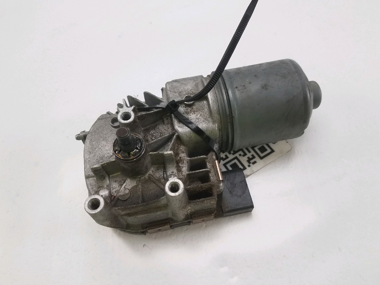 Front Windscreen Wiper Motor For Volvo S60 I, S80 I, V70 II, XC70, XC90 I - 12V 5-Pin