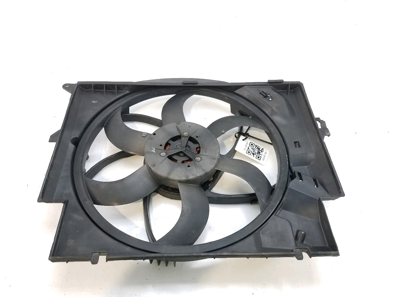 Radiator fan BMW 3 Touring (E91) 320 d 11705797 | B-Parts