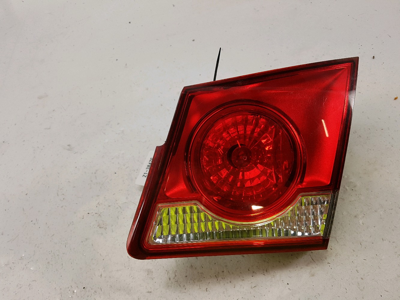Right tailgate light CHEVROLET CRUZE (J300) 2.0 CDI 10731656 | B-Parts