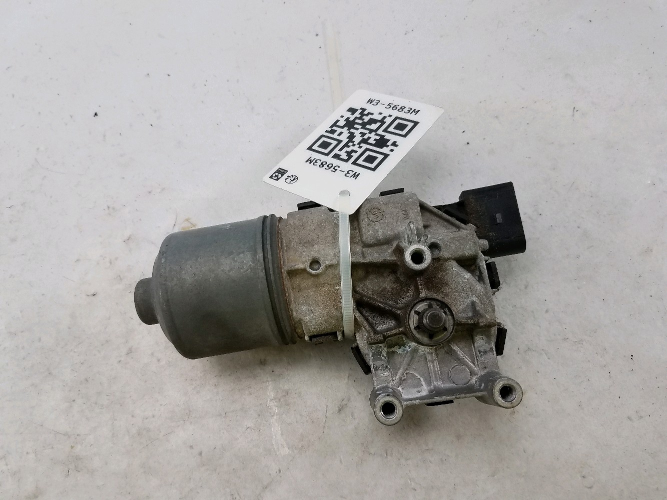 Front wiper motor VW POLO (9N_, 9A_) 1.2 10569479 BParts
