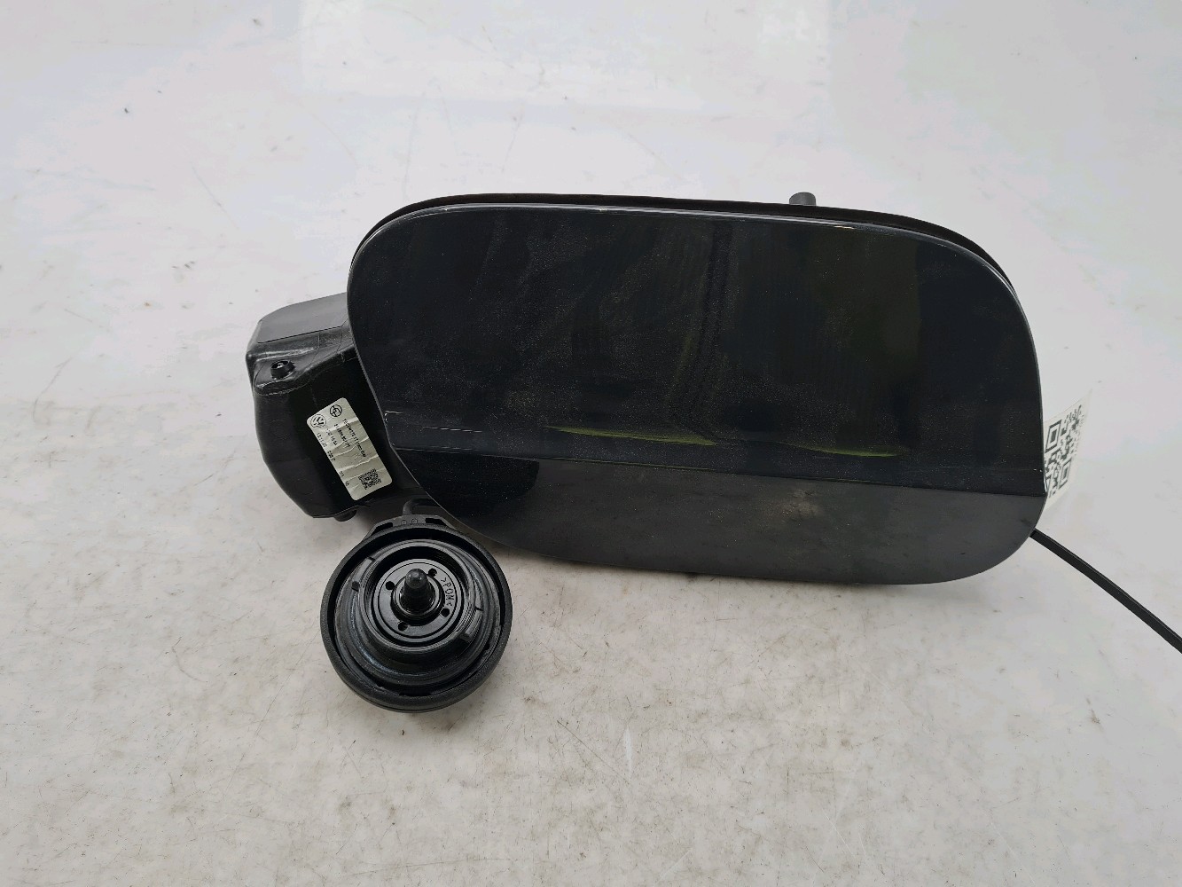 Fuel flap VW POLO VI (AW1, BZ1, AE1) 1.0 TSI 11959952 BParts