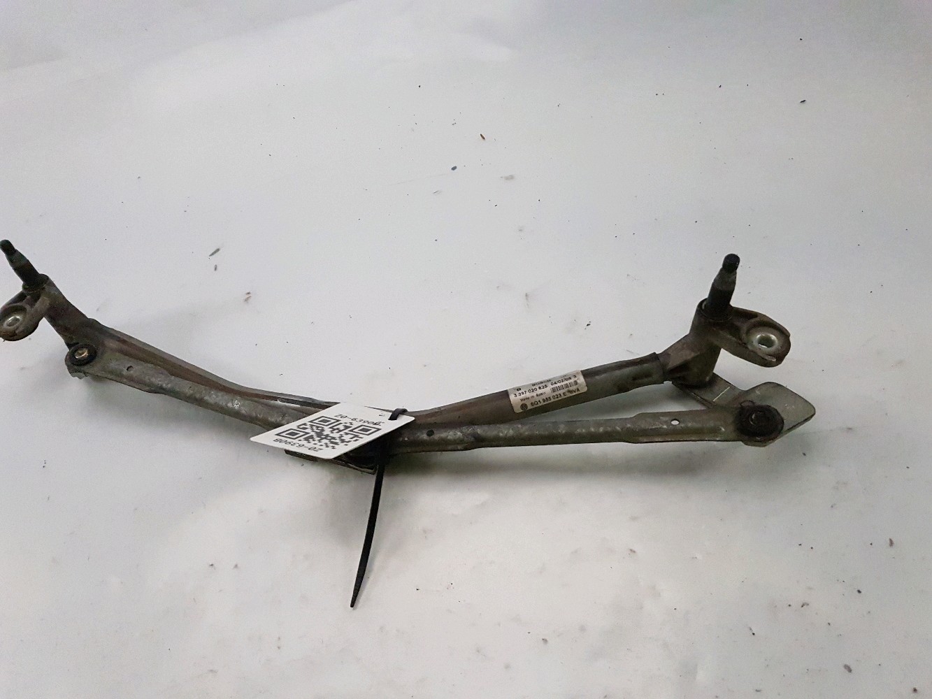 Front wipers mechanism VW POLO (9N_, 9A_) 1.4 TDI 10439917 BParts