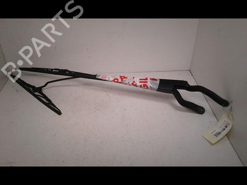 Used Front windshield wiper arm FORD FIESTA V (JH_, JD_) 1.4 TDCi (68 hp) 14888549