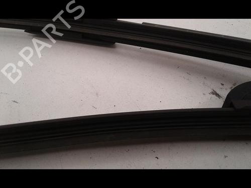 Used Front windshield wiper arm RENAULT LAGUNA II (BG0/1_) 1.9 dCi (BG1A, BG1W, BG0G) (110 hp) 14888492