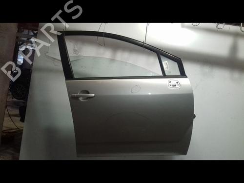 Used Right front door TOYOTA COROLLA Verso (ZER_, ZZE12_, R1_) 2.2 D-4D (AUR10_, AUR10R) (136 hp) 29224982