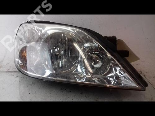Used Right headlight NISSAN PRIMERA (P12) 2.2 Di (126 hp) 8961475