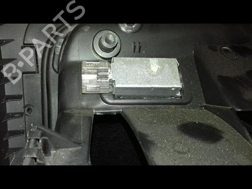 Used Glove box VW GOLF V (1K1) 1.9 TDI (90 hp) 11183647