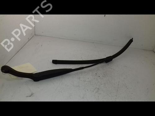 Used Front windshield wiper arm FIAT PANDA (312_, 319_) 1.2 (312PXA1A) (69 hp) 29226779