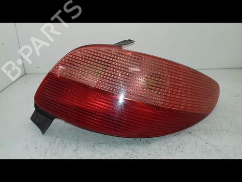 Højre baglygte PEUGEOT 206 Hatchback (2A/C) 1.1 i (60 hp) 29345635