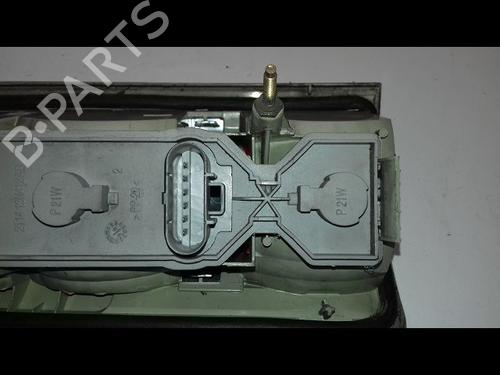 right-taillight-ford-tourneo-connect-18-tdci-1369233-2002-2003-2004-2005-2006-2007-2008-2009-2010-2011-2012-2013-19690412 main image