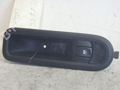 Used Switch Switch RENAULT CLIO III (BR0/1, CR0/1) 1.5 dCi (C/BR0G, C/BR1G) (68 hp) 15743806 15743806