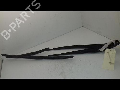 Used Front windshield wiper arm TOYOTA YARIS (_P21_, _PA1_, _PH1_) 1.5 Hybrid (MXPH10, MXPH11) (116 hp) 22424830