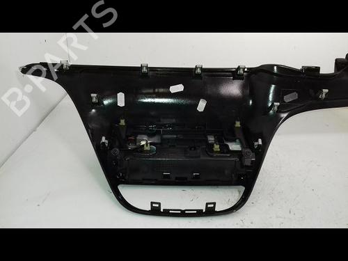 Used Display monitor PEUGEOT 208 I (CA_, CC_) 1.2 VTI 82 (82 hp) 18968276