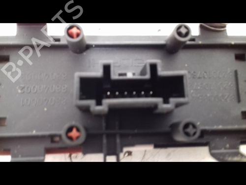 Used Warning switch RENAULT SCÉNIC II (JM0/1_) 1.9 dCi (JM0G, JM12, JM1G, JM2C) (120 hp) 9506541