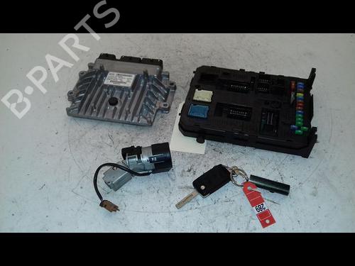 Used Electronic module Electronic module CITROËN C5 III (RD_) 2.0 HDi 140 (RDRHF8, RDRHFA, RDRHA8, RDRHAJ) (140 hp) 33135828 33135828