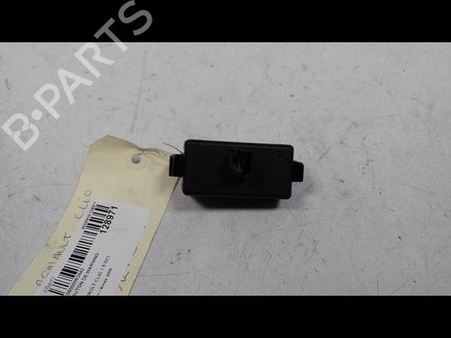 Used Warning switch RENAULT CLIO III (BR0/1, CR0/1) 1.5 dCi (C/BR0G, C/BR1G) (68 hp) 8973689