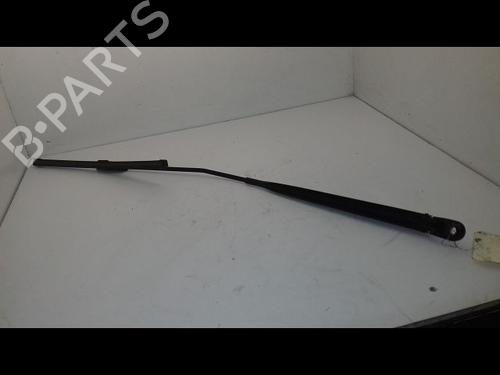 Used Front windshield wiper arm RENAULT CLIO III (BR0/1, CR0/1) 1.4 16V (98 hp) 29226766