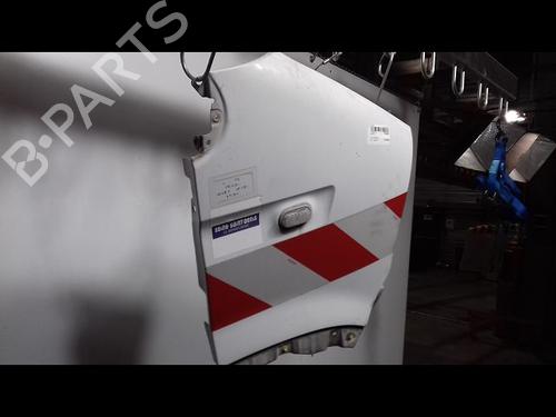 Used Right front fenders RENAULT MASTER II Van (FD) 2.5 dCi (FD02) (101 hp) 10730722