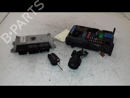 Used Electronic module Electronic module RENAULT CLIO III (BR0/1, CR0/1) 1.2 16V (BR0P, CR0P) (101 hp) 33135835 33135835