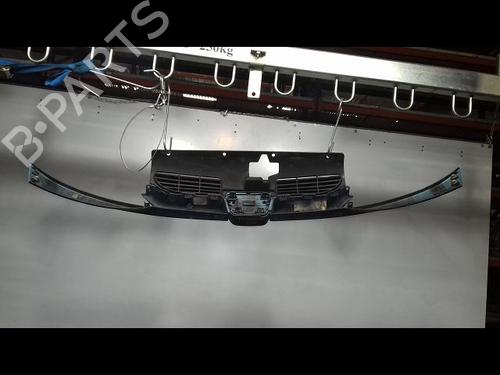 Grill PEUGEOT 206 Hatchback (2A/C) 1.4 i (75 hp) 20977144