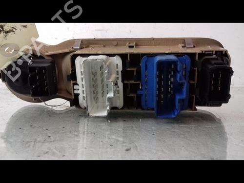 Used Left front window switch RENAULT MODUS / GRAND MODUS (F/JP0_) 1.5 dCi (FP0D, JP0D) (82 hp) 15744060
