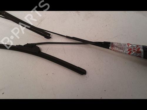 Used Front windshield wiper arm PEUGEOT 206 Hatchback (2A/C) 1.4 HDi eco 70 (68 hp) 14888525