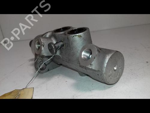 Used Brake master cylinder Brake master cylinder RENAULT CLIO III (BR0/1, CR0/1) 1.2 16V (BR02, BR0J, BR11, CR02, CR0J, CR11) (75 hp) 13093564 13093564