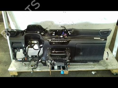 Middle console PEUGEOT 2008 II (UD_, US_, UY_, UJ_, UR_, UC_) 1.5 BlueHDI 130 | BP29224279I22 